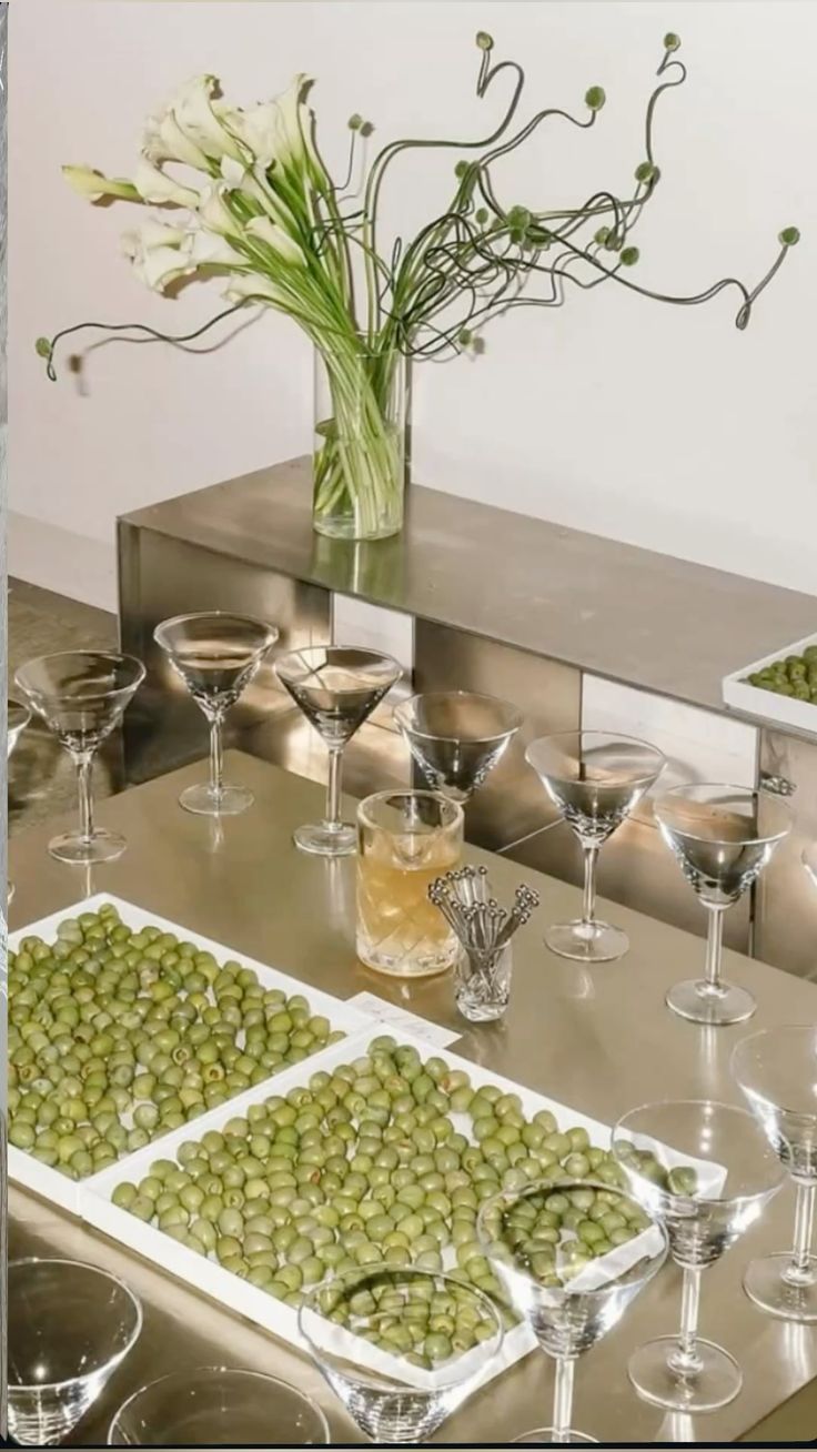 Drinks as the visual identity of the event
